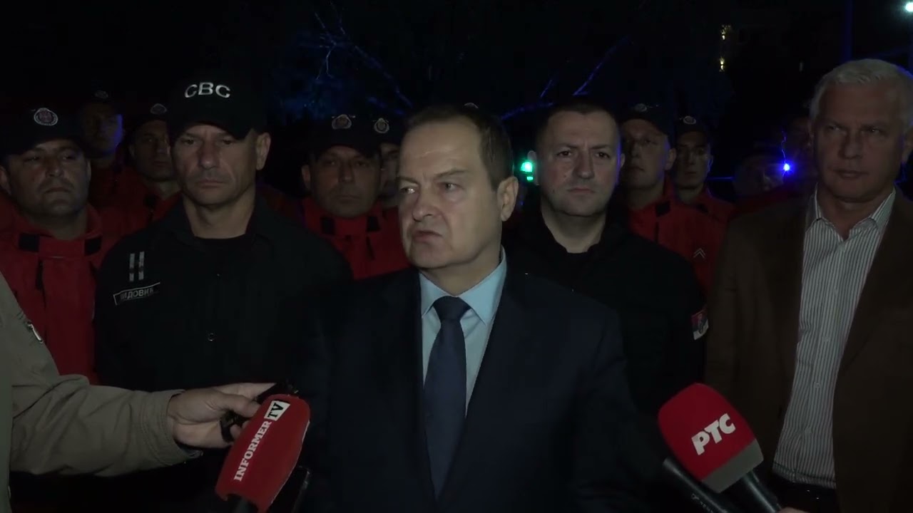 Dačić dočekao je večeras u Loznici Specijalistički tim za spasavanje iz ruševina SVS MUP-a