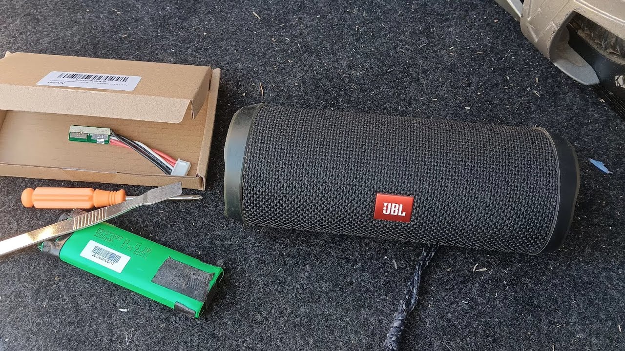 Poniendo nueva bateria a bosina JBL FLIP4