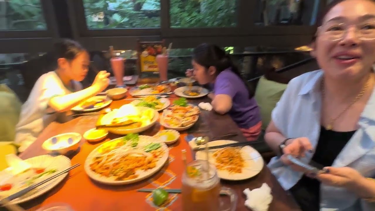 มาชิมอาหารไทยที่เถาเด่น เขต 2 โฮจิมินห์ Go ThaoDien Di2 Ho Chi Minh City and take some Thai food 