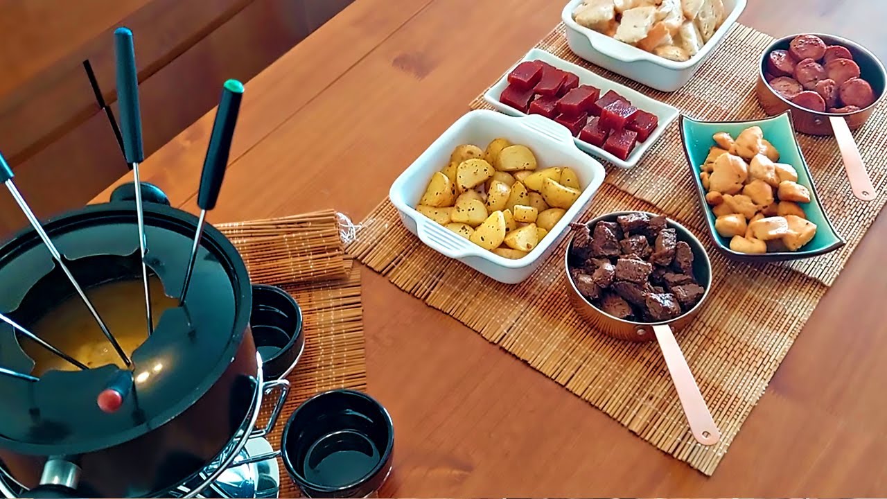 FONDUE DE QUEIJO E ACOMPANHAMENTOS –PARA UMA NOITE ROMÂNTICA OU PARA SABOREAR COM A FAMÍLIA E AMIGOS