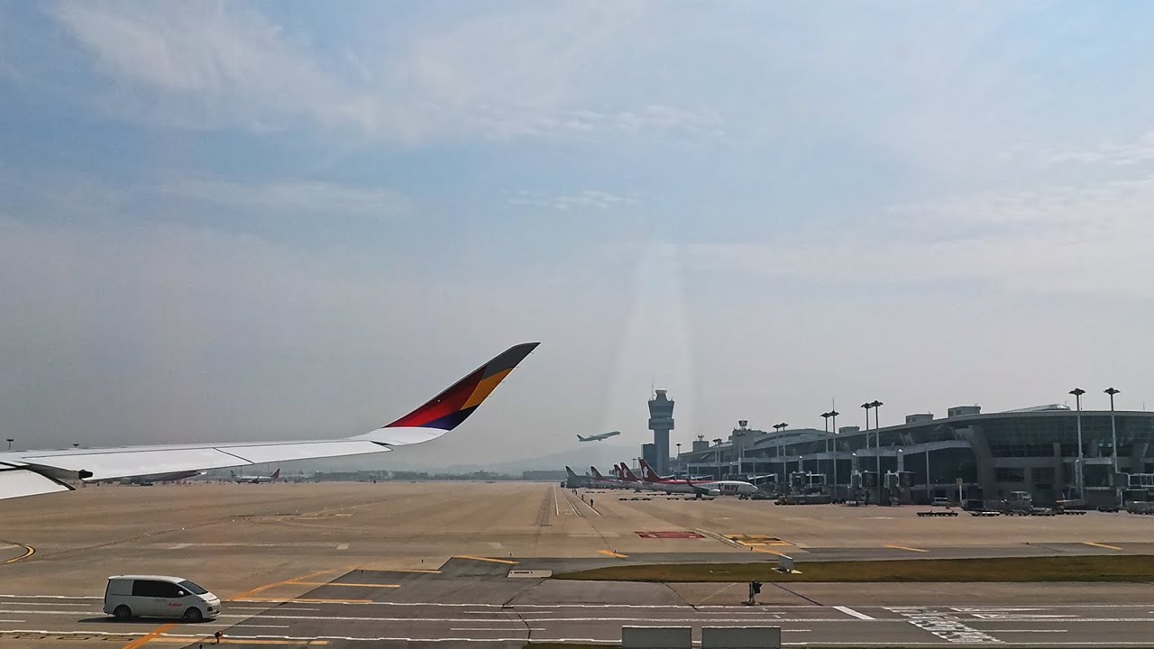 #Asianaairlines #Airbus #A350 Asiana Airlines Start flight No. OZ541 from Seoul Incheon to Frankfurt