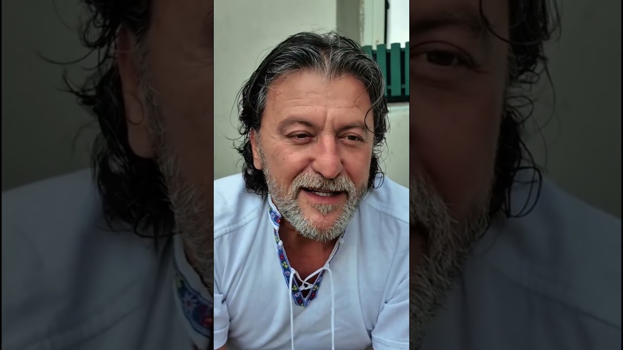 Dragiii mei, dragi.Vă iubesc! N-O SĂ VĂ VẦND NICIODATĂ! Rămân al dumneavoastră, Omul Oamenilor!