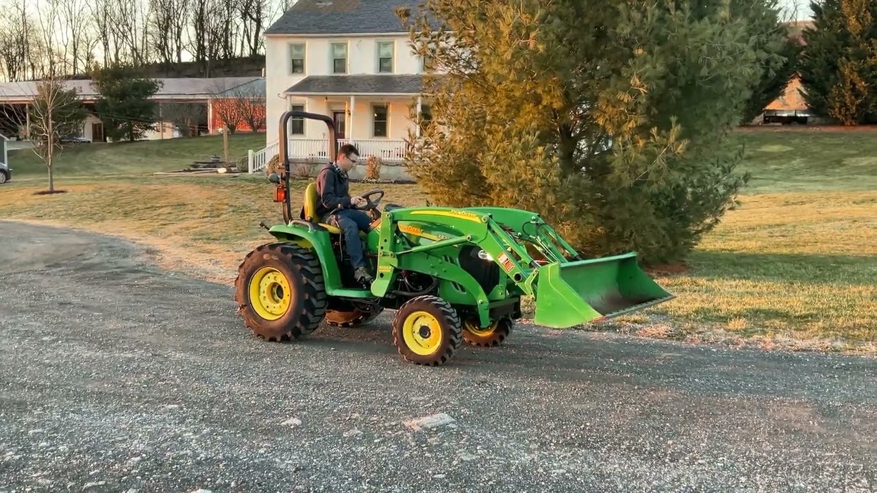 2011 JOHN DEERE 3320 For Sale