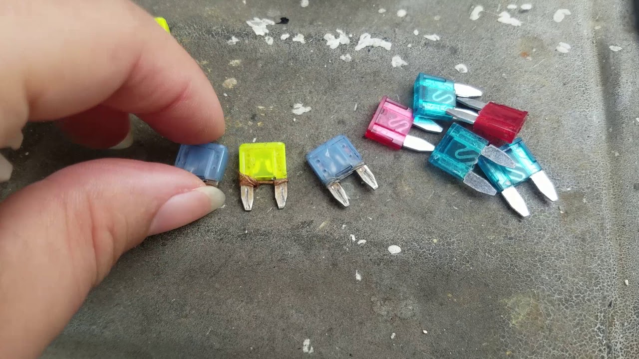 Como Reparar las Luces del Tablero de mi Auto | No Encienden | Identificar el fusible