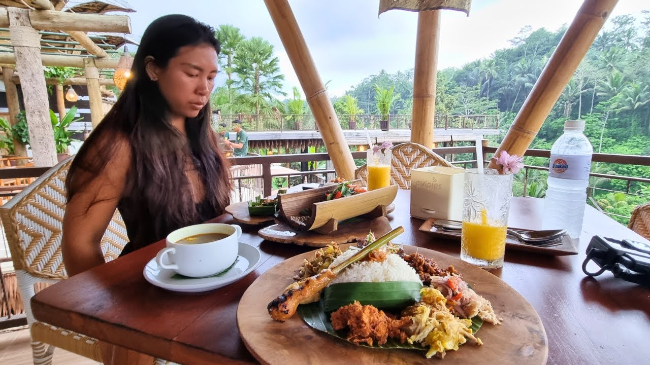 AM DUS-O PE MONA LA RESTAURANTELE DE FIȚE DIN BALI