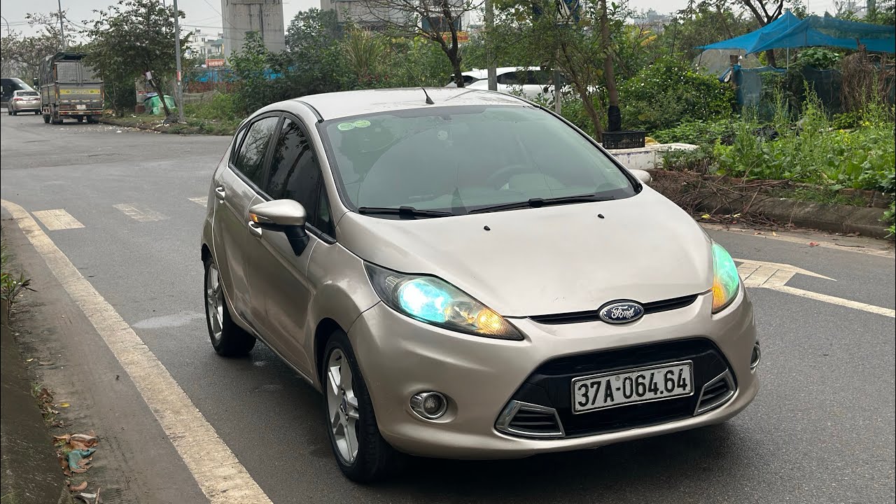 148tr FORD FIESTA 2012AT XE GIA ĐÌNH giá SH SIÊU TIẾT KIỆM alo 0375233242 