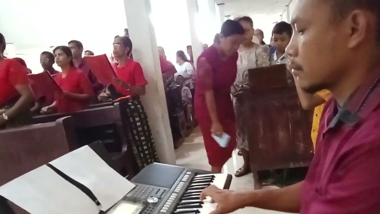 Lagu Pembuka Minggu Palma_Oleh Koor Lingkungan Sambikoe_Paroki Waelengga