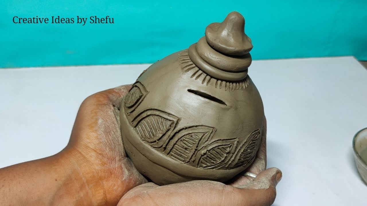 Primitive technique make DIY piggy bank without any pottery wheel || money saver mini clay bank