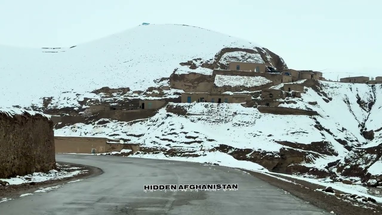 Snowfall and Traditional Tar Melodies برف و نوای دل‌نشین تار محلی غوری