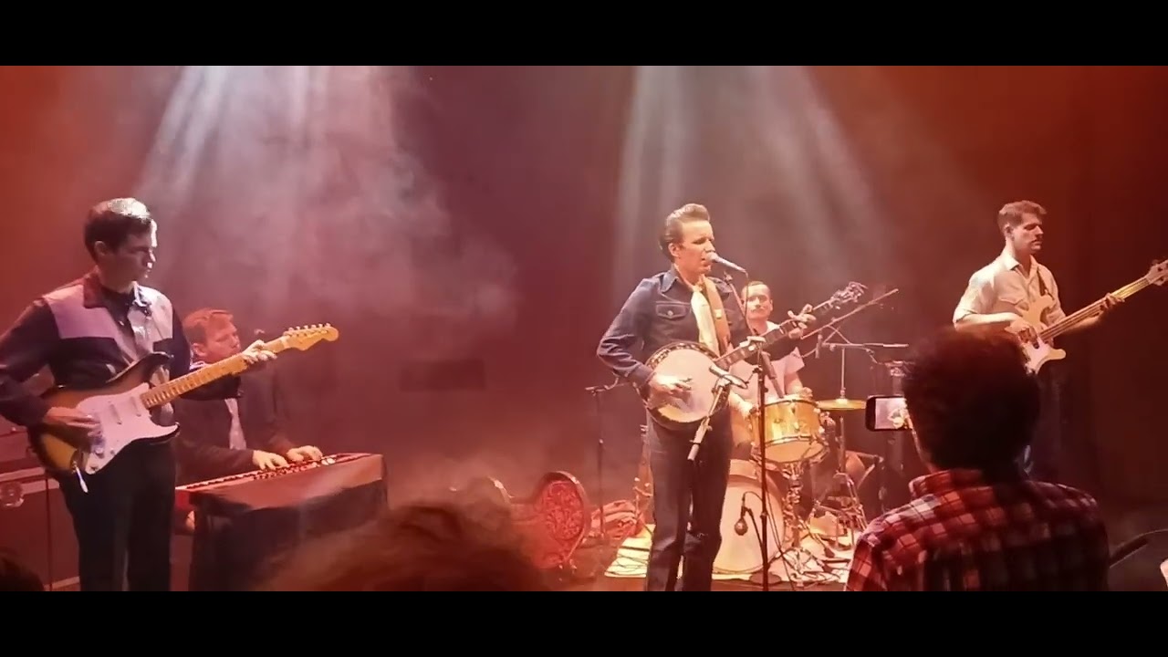 Lips of Fire - Theo Lawrence (2023/05/20)