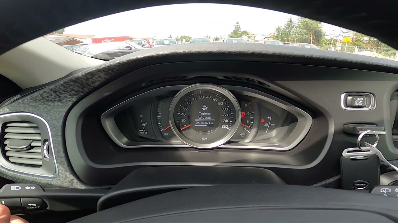 How to Navigate Through the Speedometer Display in Volvo V40 II ( 2012 &ndash; 2019 )