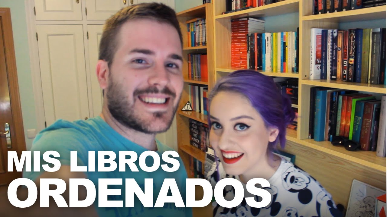 Bookshelf tour | Mi estanter&iacute;a (con Fa Orozco)