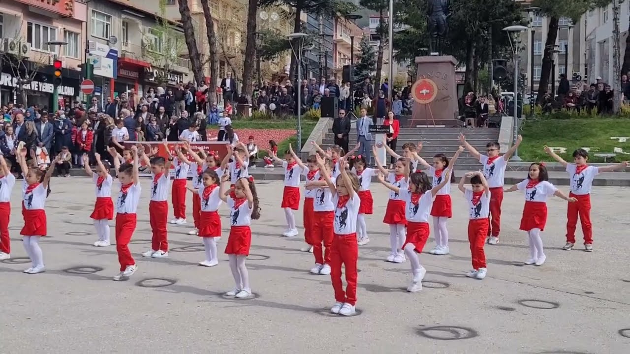 Fikirler Ölmez Umutlar Ölmez | 29 Ekim Cumhuriyet Bayramı gösterisi