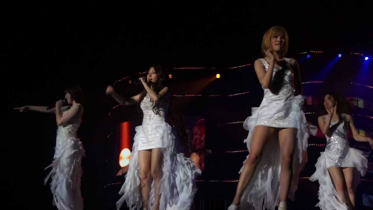 KARASIA - KARA concert Honey &  jet coaster love
