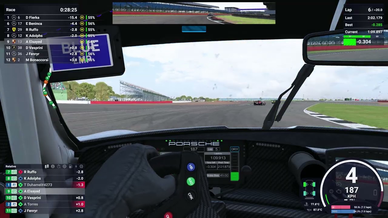 Fighting for my life in a 911 GT3 - LMU