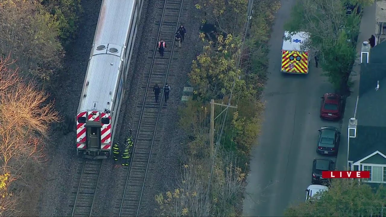 Pedestrian fatally struck by Metra train; UP-N service halted near Clybourn