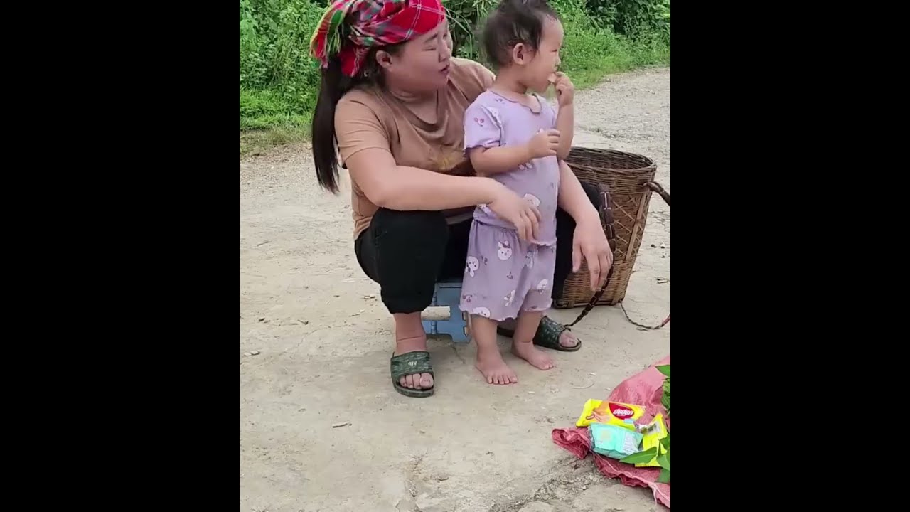 Cleaning the bamboo kitchen and gathering water spinach-a single mothers