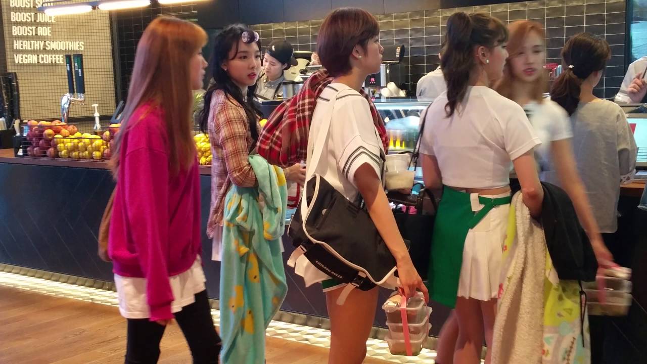 [FANCAM] 160526 트와이스 (TWICE) 엠카운트다운 M! Countdown Cafe 카페 Nayeon 나연 Focus
