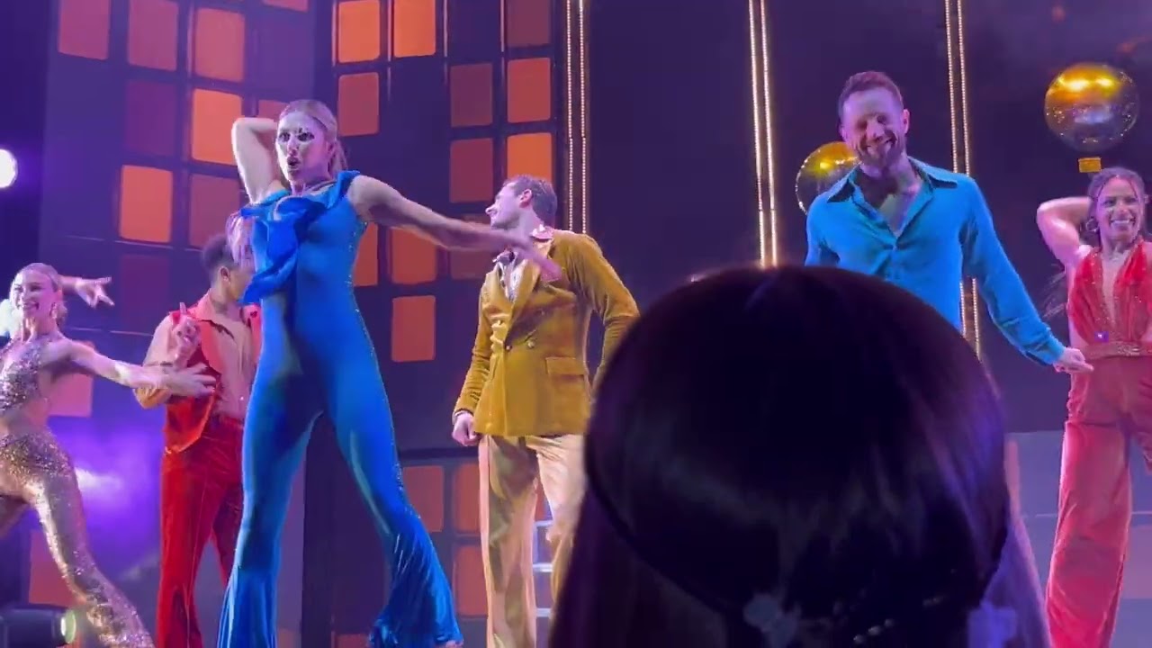Last Dance / Dancing with the Stars Tour 2025, Hustle