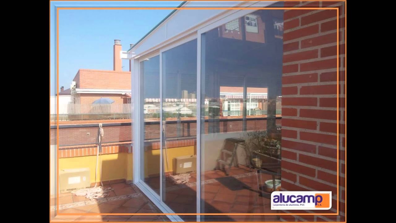 Cerramiento Terraza formado por Ventanas correderas y Techo de aluminio Lac. Blanco