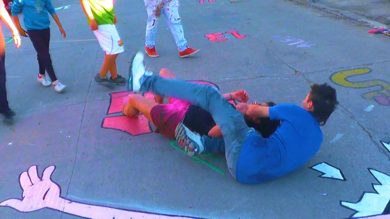 Pintada de Calle y embarrada en los 15 años de Maribel Santillán✭