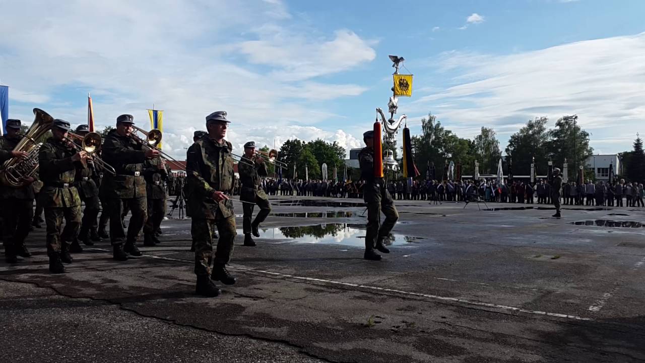 Gebirgsmusikkorps Garmisch-Partenkirchen 2.6.2016 Einmarsch feierliches Gelöbnis