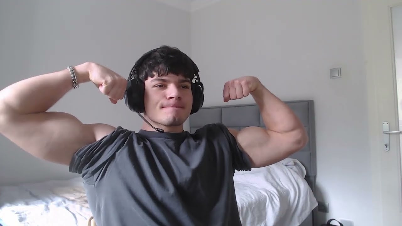 Bulk day 5 / Gym vlog +posing