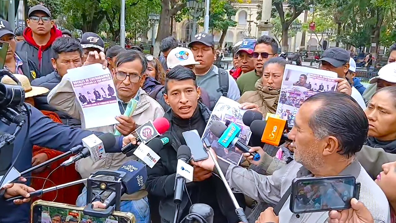 Vecinos declaran emergencia por denuncias de fraude electoral contra Leonardo y muestran pruebas