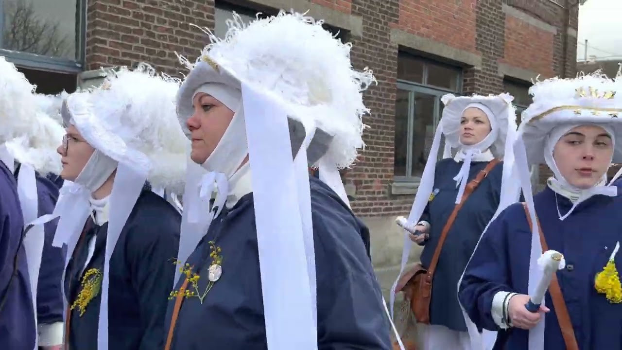 Carnaval de Mont-Saint-Aldegonde 2023 7 Paysans