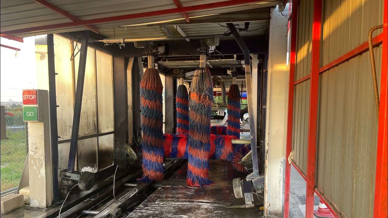 1990 Ceccato Turbo Compact Tunnel Car Wash (Outside View)