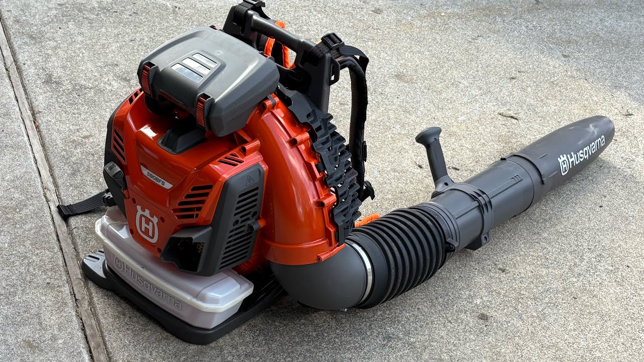 Husqvarna 590BFS backpack blower unboxing and initial start up