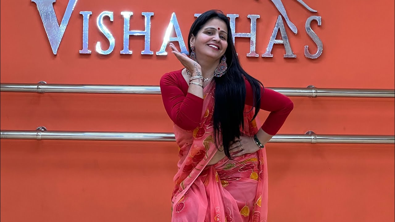 Ambarsariya simple dance steps tutorial | Vishakha Verma #dancelessons #sareedance #vishakhasdance