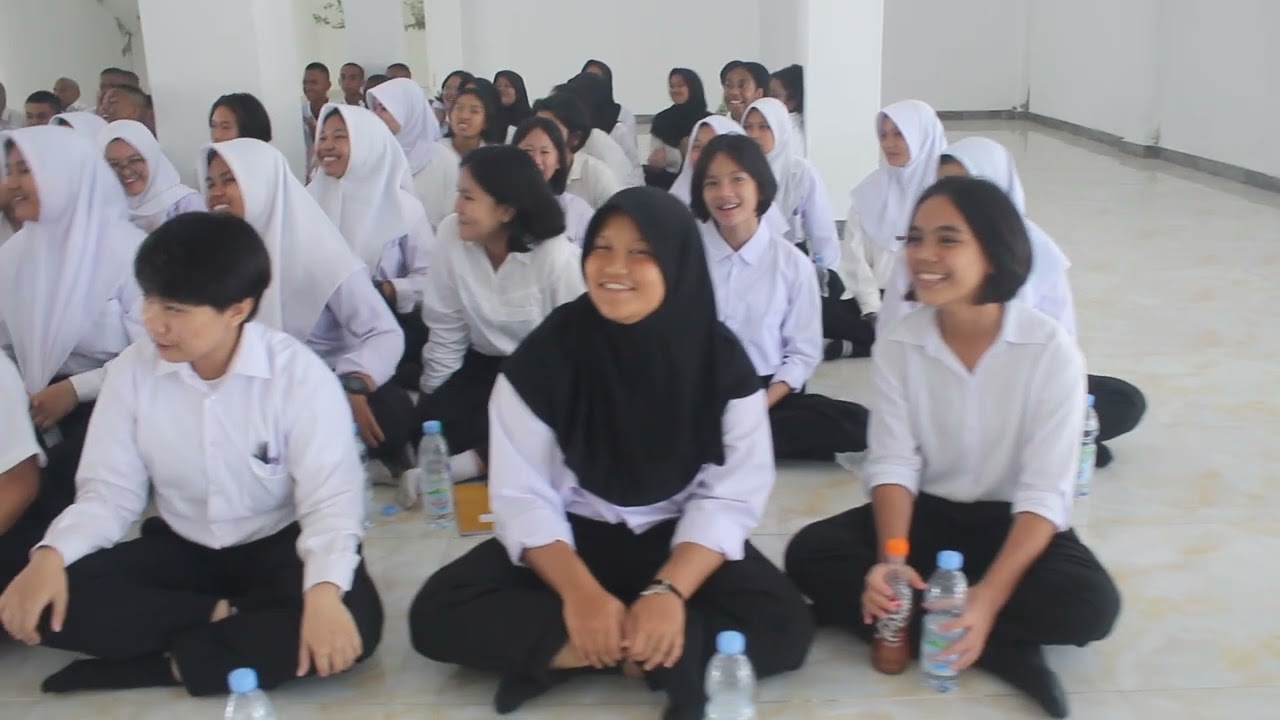 Hari pertama MPLS SMA Plus Astha Hannas ceria part 1