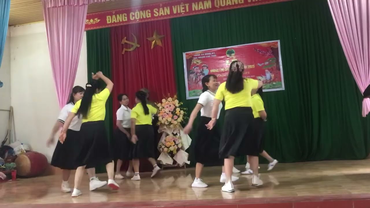 ngày 1 tháng 2, 2025