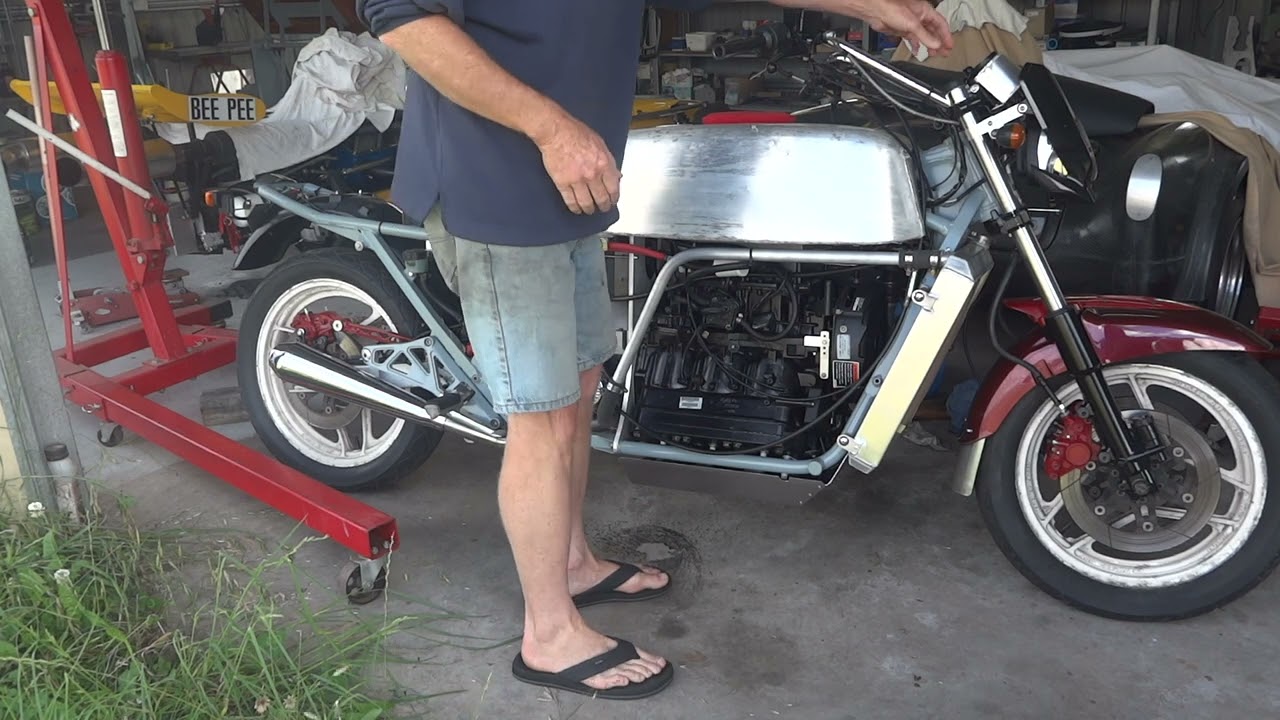 Mercurial Outboard Motorbike Mercury 2 stroke V6 first ride