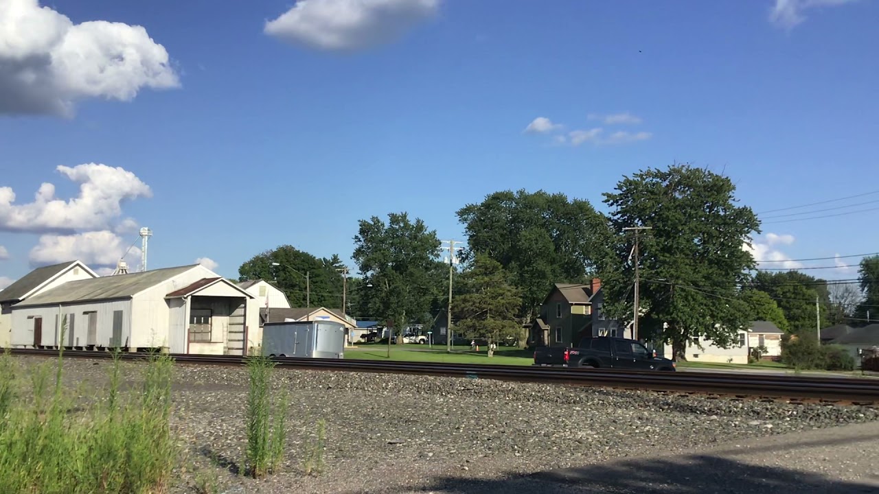 NS 9410 single engine leads Autorack train