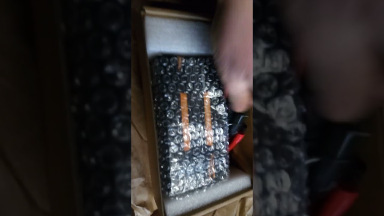 E arrivato un pacco da Amazon una cosa che aspettavo apriamolo assieme. 