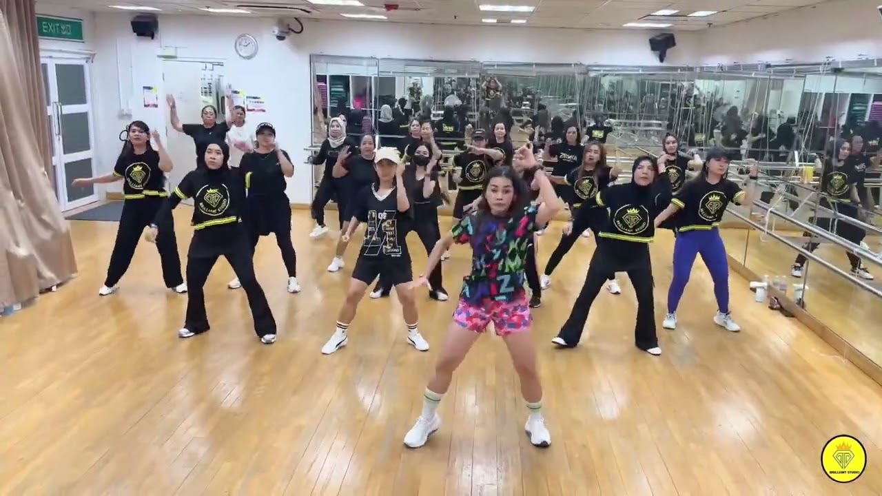 GADIS BALIKU || ZUMBA || DANCE WARKOUT || BRILLIANT CREW HK 