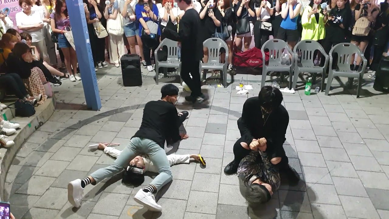 RHD60《HyunA #RED》 KingdomS#킹덤즈 현아#빨개요 20190814 204346 Hongdae Busking 홍대버스킹 #SnowHorse