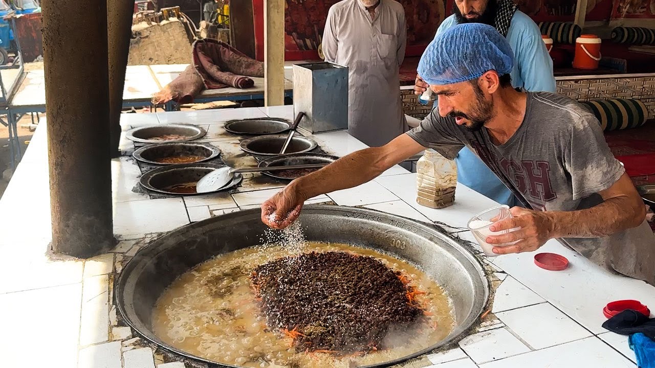 KABULI PULAO RECIPE! 40+ KG GIANT MEAT PULAU PREPARED | STREET FOOD AFGHANI ZAIQA CHAWAL