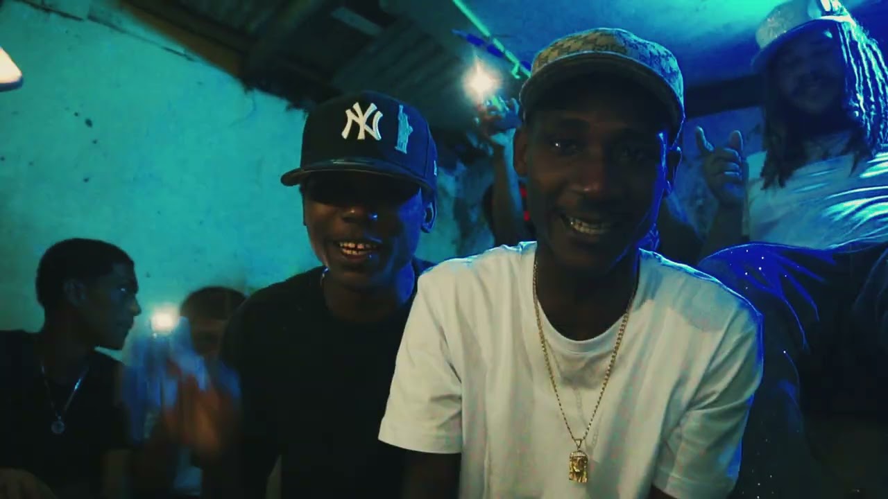 BoboClo_ Baa ✖️Aviponn Malo - La Singo (Video Oficial)