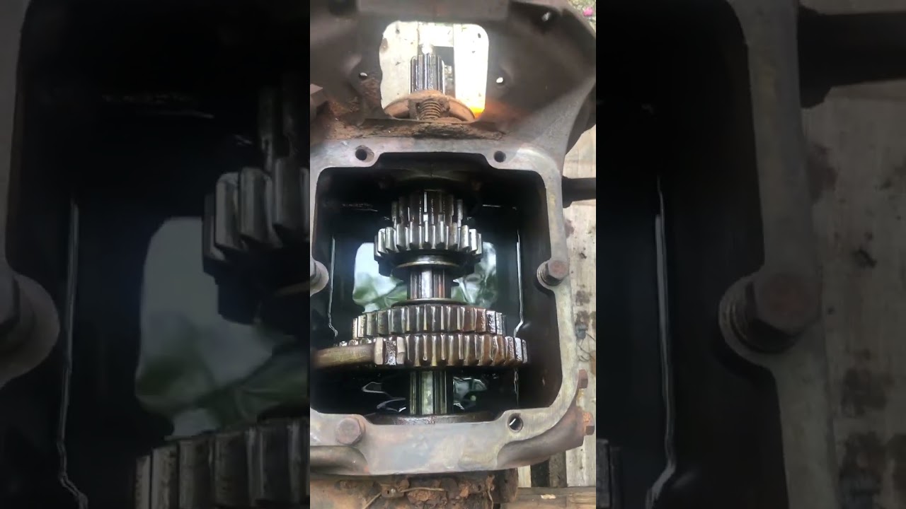 Inside a 1940 01T Ford Gearbox