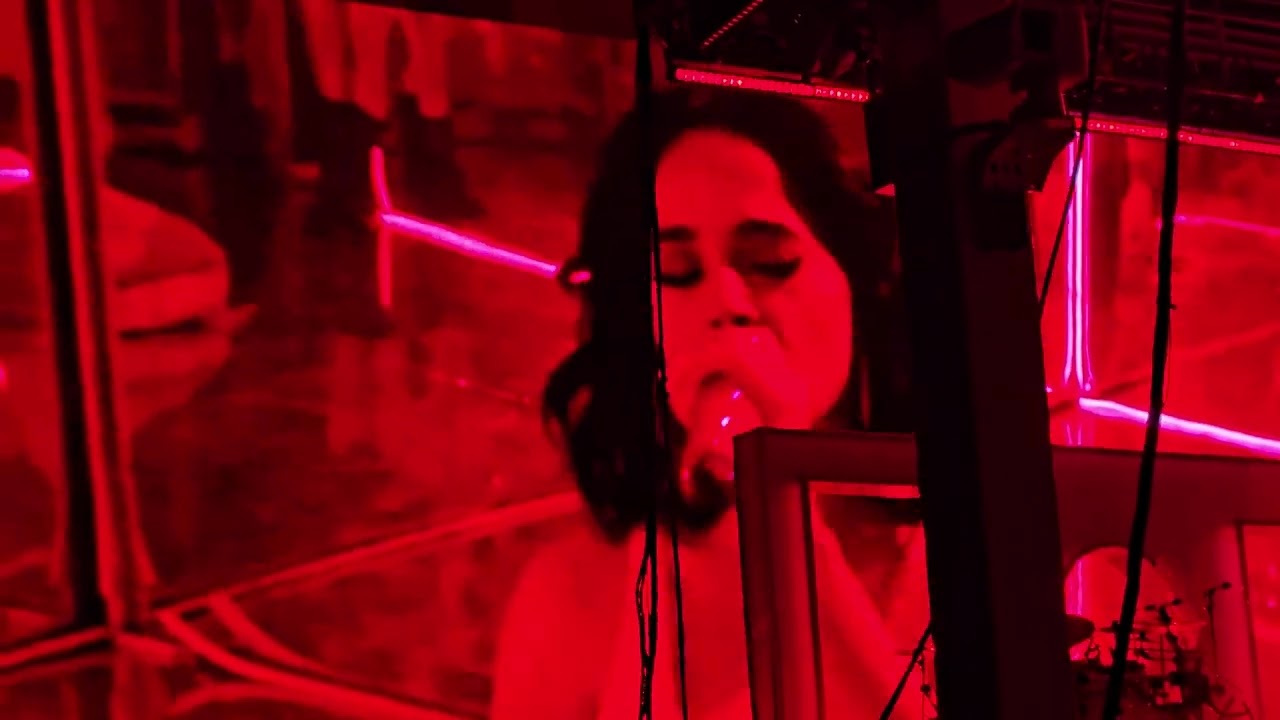 Becky G  - Cuando te Besé Live