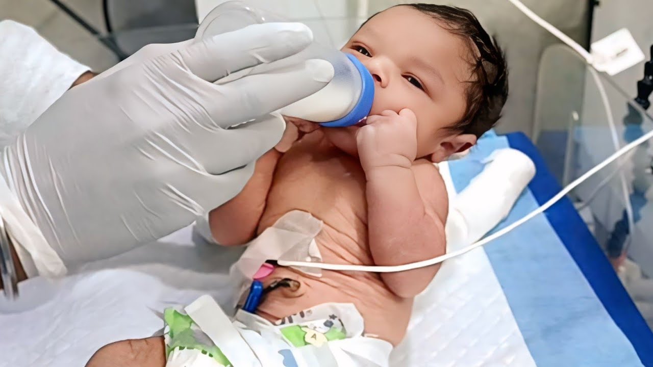 Cute New Born Baby 🐥 || Emotionally 😭 first bottle feeding Without Her Mother 😭😭 #neonatologist 