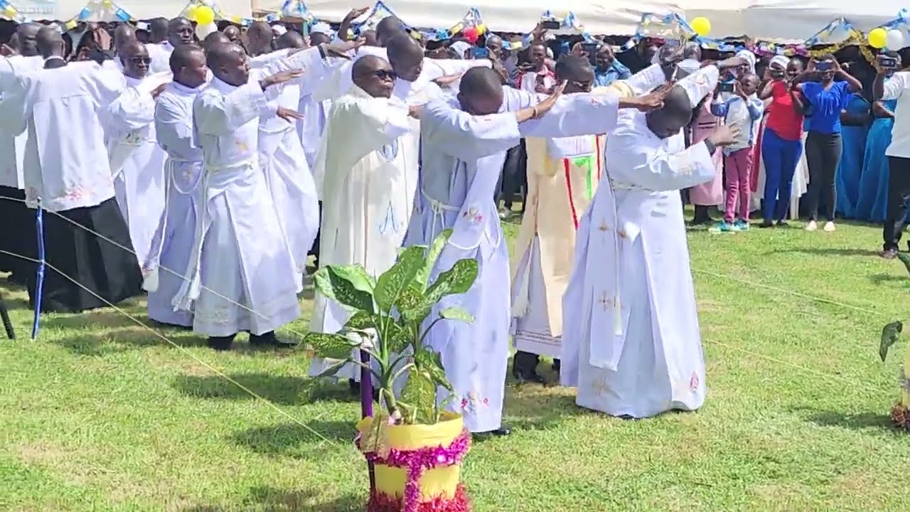 ST. MATHIAS MULUMBA SEMINARY TINDINYO KAPSABET. GRADUATION BY RT. REV DOMINIC KIMENGICH(3)