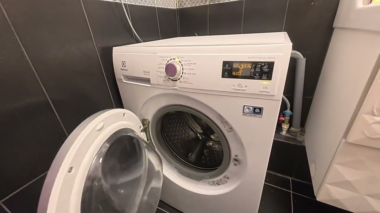 Electrolux EWW51476W  -  Не сушит. Ремонт. +7 936 125 30 30 (Москва и МО)