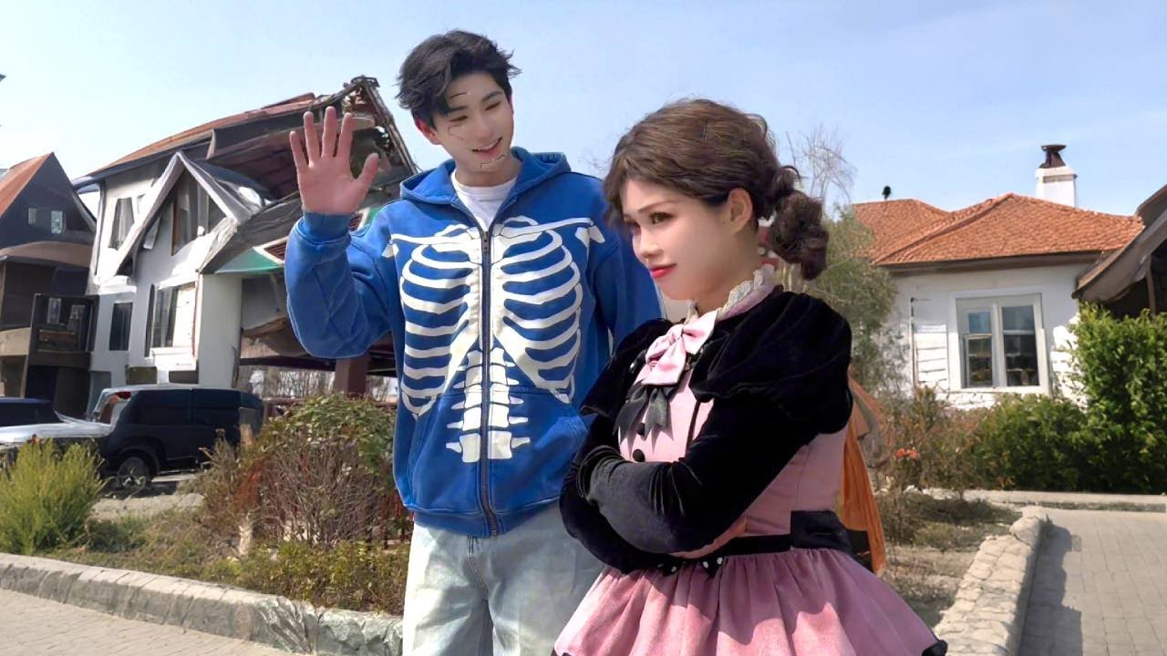 So what if you're tall? The little robot is angry🎀💕 | popping |doll | robot | dance
