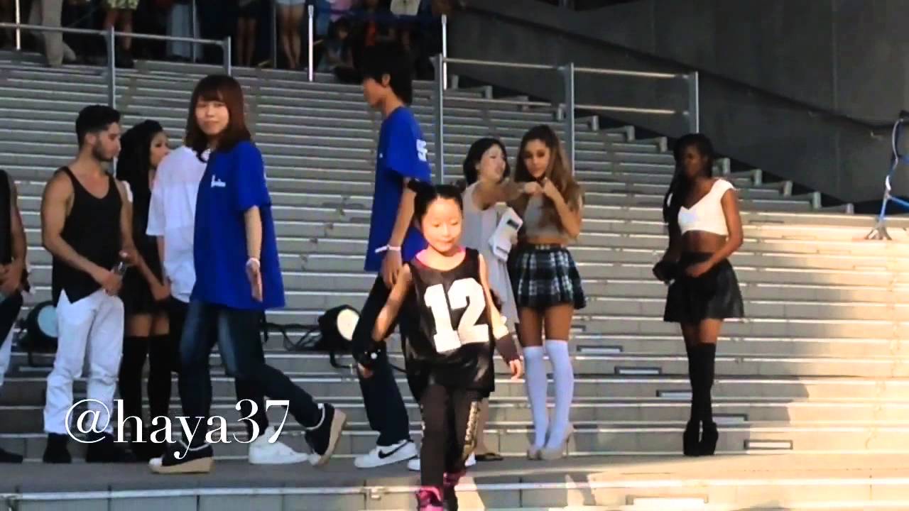 FLASH MOB in Japan -ArianaGrande-