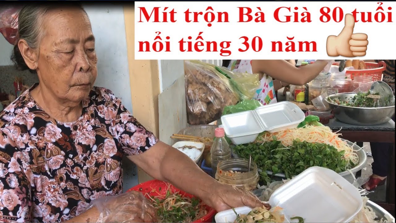 Mít trộn “Bà Già” 80 tuổi hơn 30 năm nổi tiếng Đà Nẵng