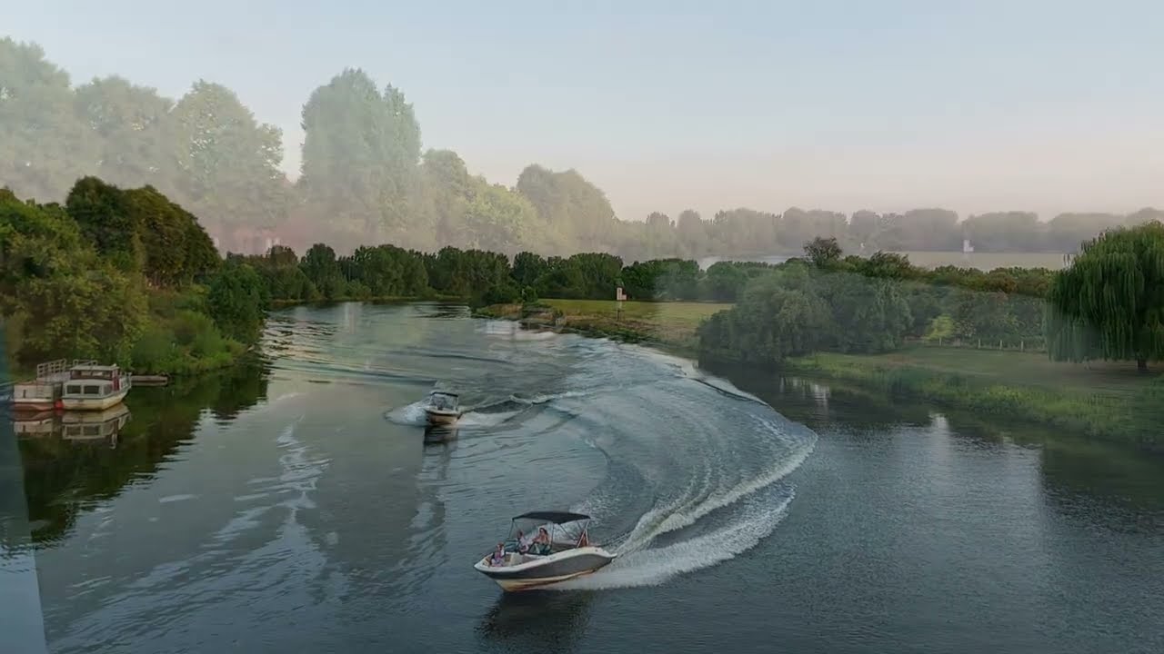 Fast Boats on the river Weser - Boote auf der Weser